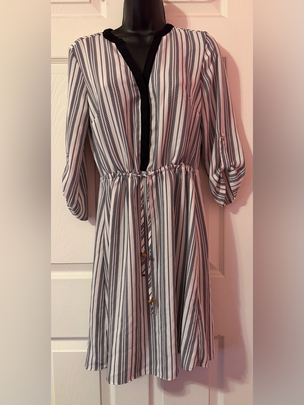 H&M Black and White Striped Drawstring Waist 3/4 Sleeve Dress